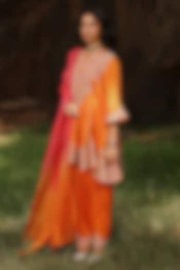 Orange-Pink Modal Satin Dori Embroidered Short Kurta Set by The House of Ta-Ya at Pernia's Pop Up Shop