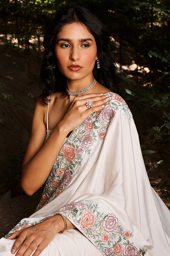 Cream Viscose Silk Floral Embroidered Reception Saree Set by The House of Ta-Ya at Pernia's Pop Up Shop