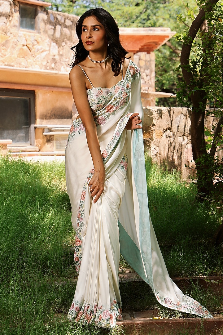 Cream Viscose Silk Floral Embroidered Reception Saree Set by The House of Ta-Ya at Pernia's Pop Up Shop