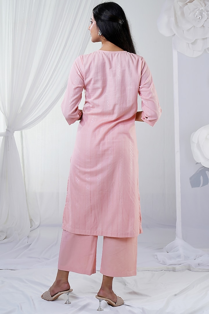 Peach Floral Kurta Set by The House of Ta-Ya at Pernia's Pop Up Shop
