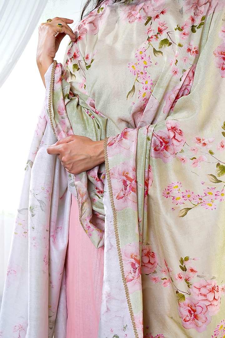 Peach Floral Kurta Set by The House of Ta-Ya at Pernia's Pop Up Shop