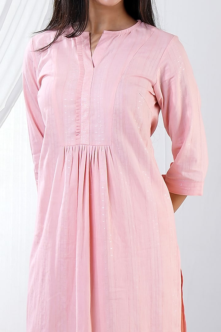 Peach Printed Kurta Set by The House of Ta-Ya at Pernia's Pop Up Shop