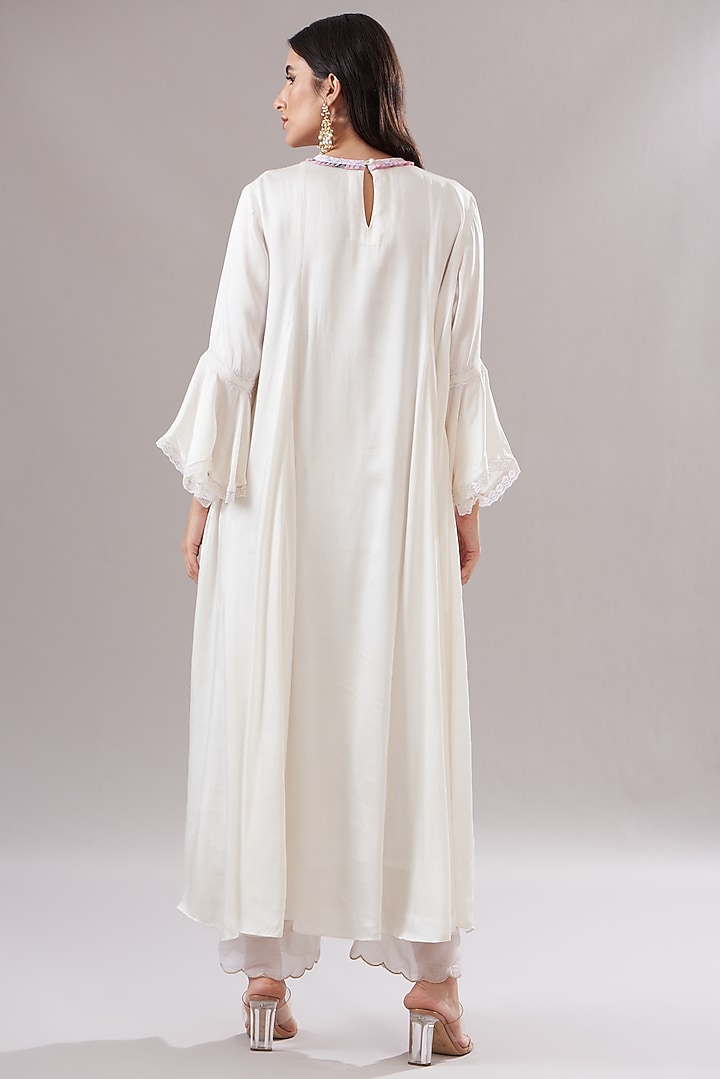 White Bemberg Satin Kurta Set by The House of Ta-Ya at Pernia's Pop Up Shop