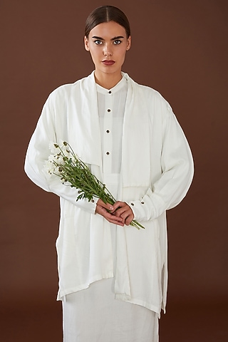 White Lotus Stem Fiber Shrug by Whakato