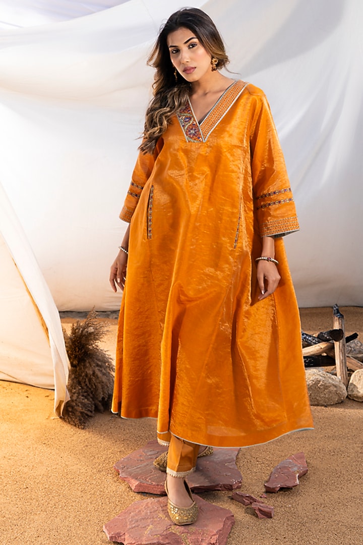 Rust Handloom Cotton Zari Tissue Silk Thread Embroidered Kurta Set by The White Tree Studio at Pernia's Pop Up Shop