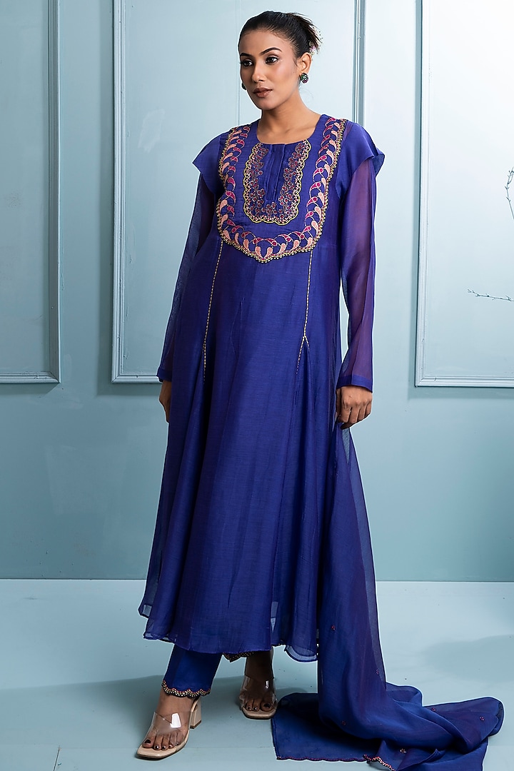 Purple Mul Chanderi Floral Embroidered Kurta Set by The White Tree Studio at Pernia's Pop Up Shop