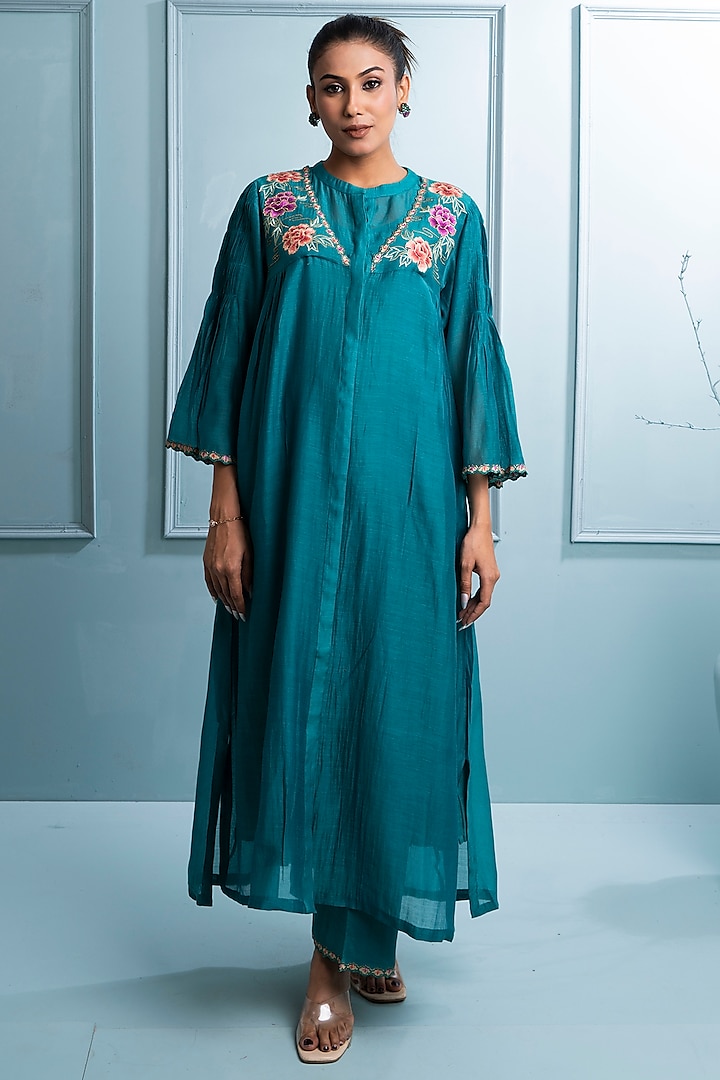 Teal Blue Mul Chanderi Thread Embroidered Kurta Set by The White Tree Studio at Pernia's Pop Up Shop