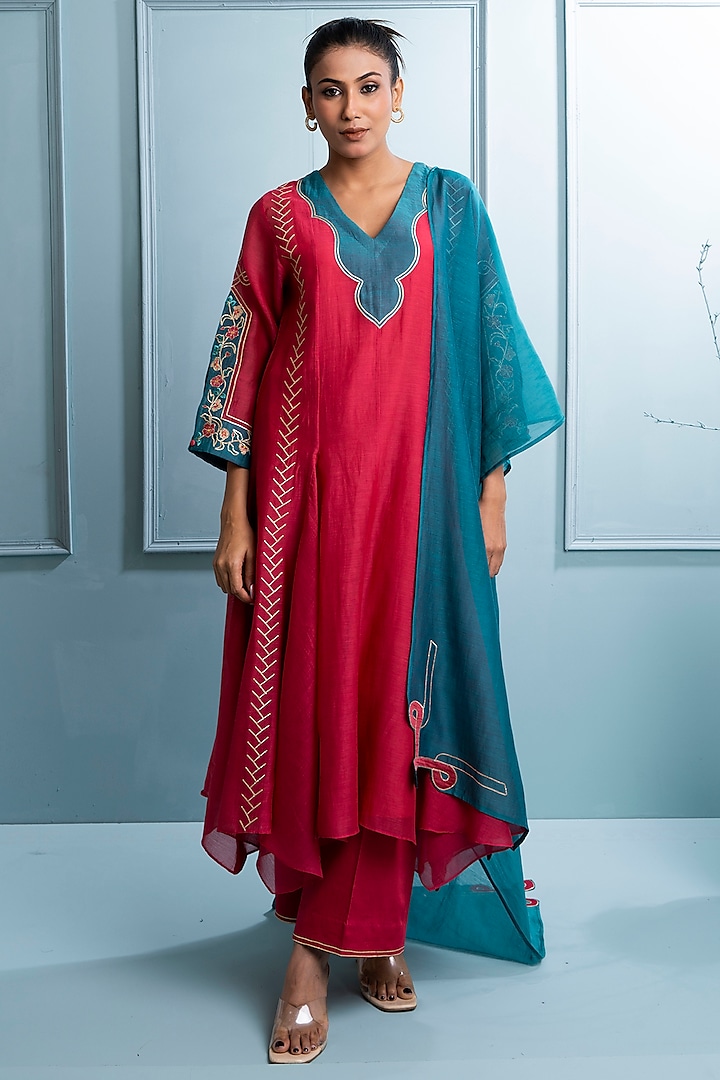 Pink & Teal Mul Chanderi Applique Embroidered Kurta Set by The White Tree Studio at Pernia's Pop Up Shop