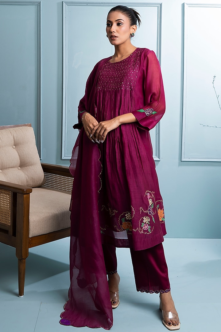 Burgundy Mul Chanderi Applique Embroidered Gathered Kurta Set by The White Tree Studio at Pernia's Pop Up Shop