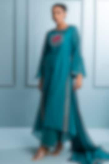 Teal Blue Mul Chanderi Thread Embroidered Kurta Set by The White Tree Studio at Pernia's Pop Up Shop