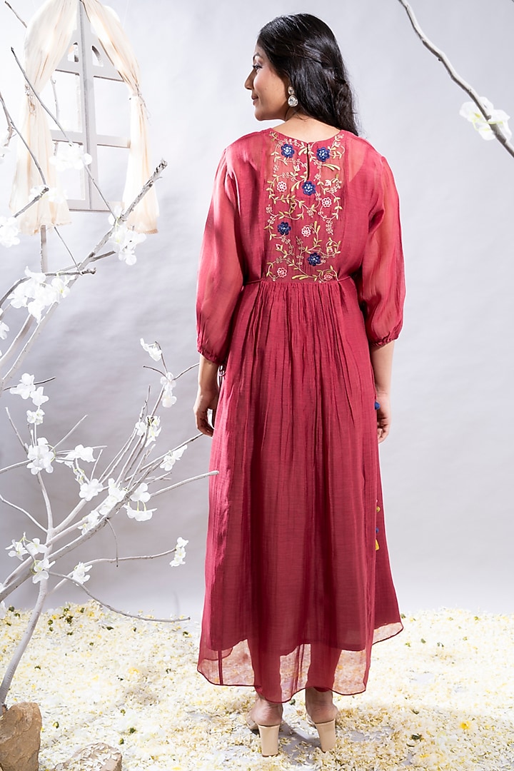 Maroon Chanderi Applique Embroidered Gathered Kurta Set by The White Tree Studio at Pernia's Pop Up Shop