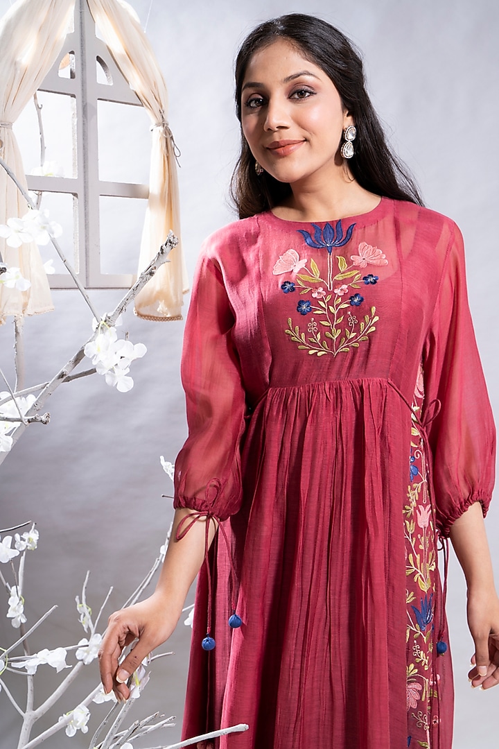 Maroon Chanderi Applique Embroidered Gathered Kurta Set by The White Tree Studio at Pernia's Pop Up Shop