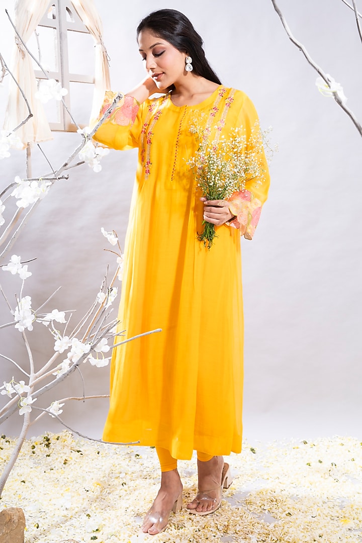 Mango Yellow Chanderi Patchwork Embroidered Gathered Kurta Set by The White Tree Studio at Pernia's Pop Up Shop