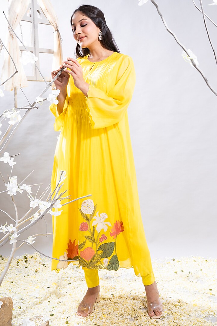 Mango Yellow Chanderi Applique Embroidered Asymmetrical Kurta Set by The White Tree Studio at Pernia's Pop Up Shop