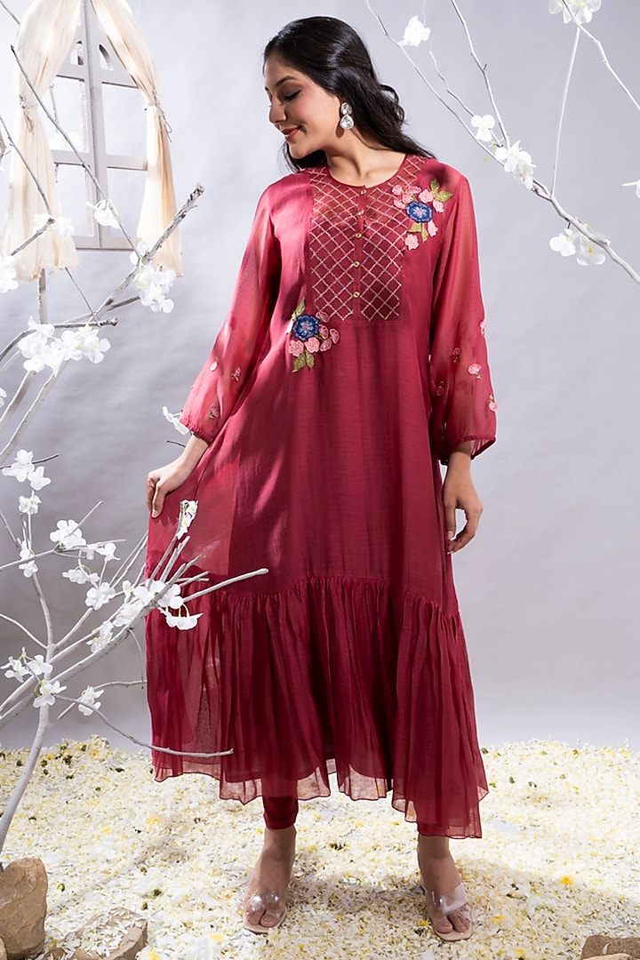 Maroon Chanderi 3D Floral Embroidered Kurta Set by The White Tree Studio at Pernia's Pop Up Shop