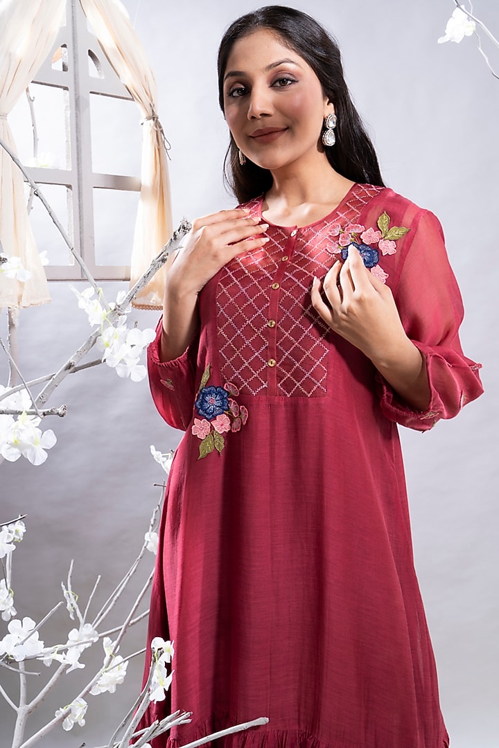 Maroon Chanderi 3D Floral Embroidered Kurta Set by The White Tree Studio at Pernia's Pop Up Shop