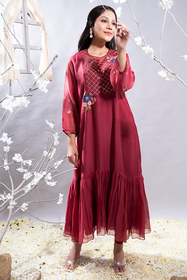 Maroon Chanderi 3D Floral Embroidered Kurta Set by The White Tree Studio at Pernia's Pop Up Shop