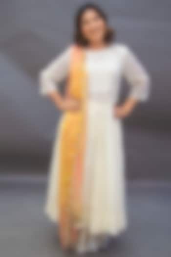 Off-White Malai Chanderi Kalidar Party Wear Anarkali Set by Paulmi & Harsh at Pernia's Pop Up Shop