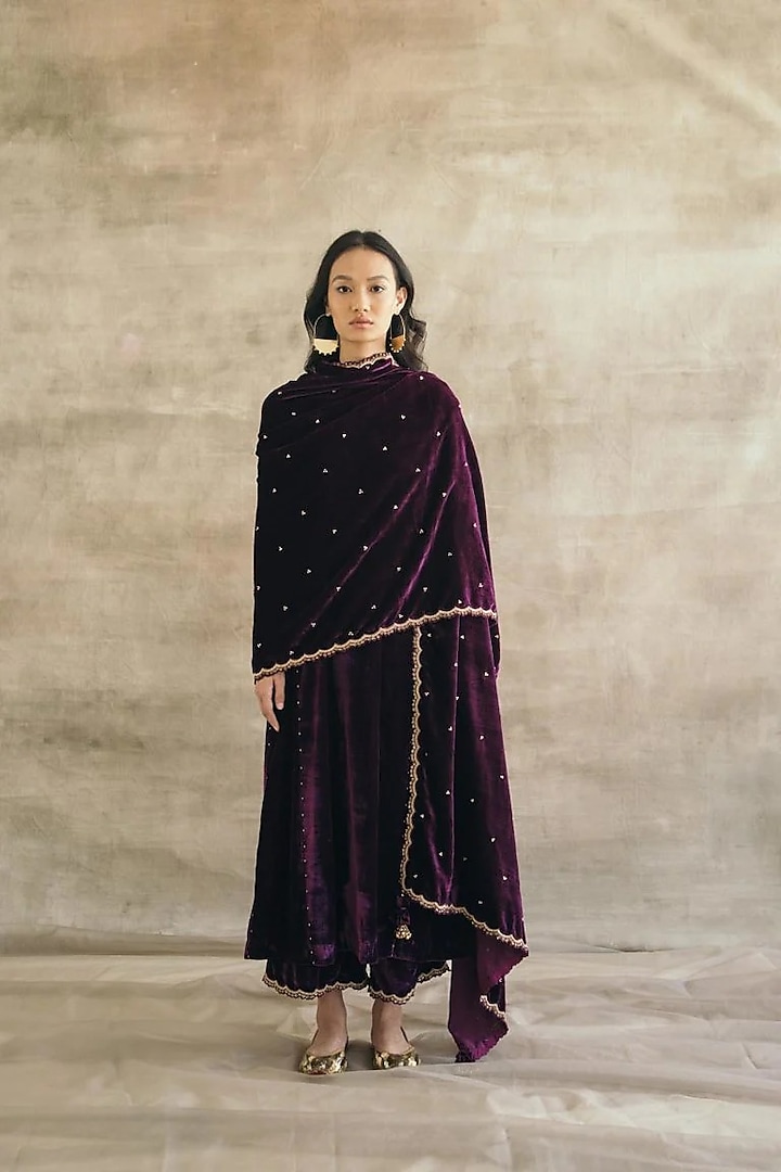 Plum Silk Velvet Aari Embroidered Kurta Set by Sureena Chowdhri at Pernia's Pop Up Shop