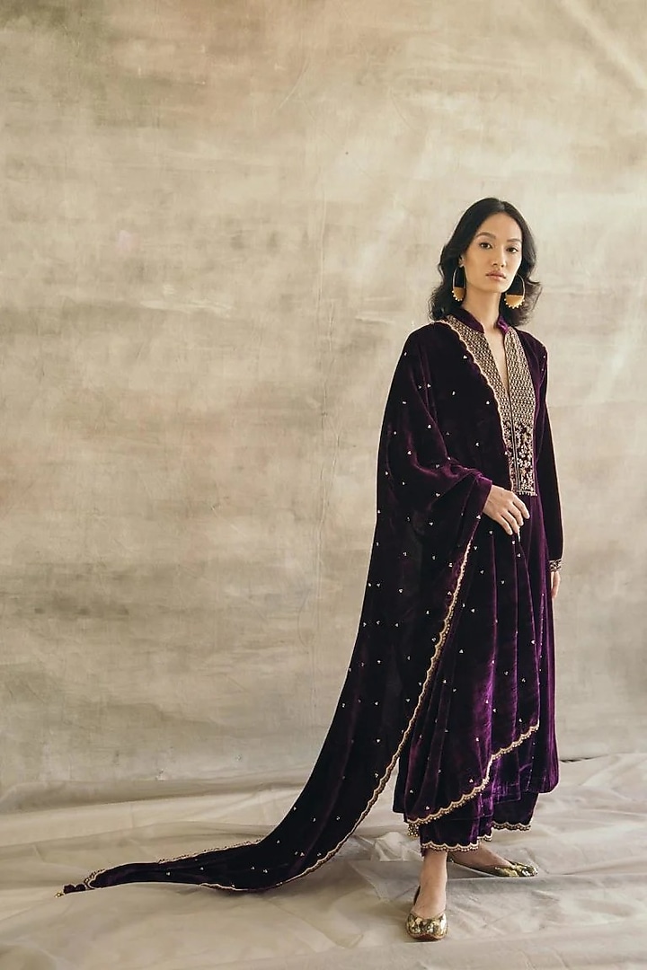 Plum Silk Velvet Aari Embroidered Kurta Set by Sureena Chowdhri at Pernia's Pop Up Shop