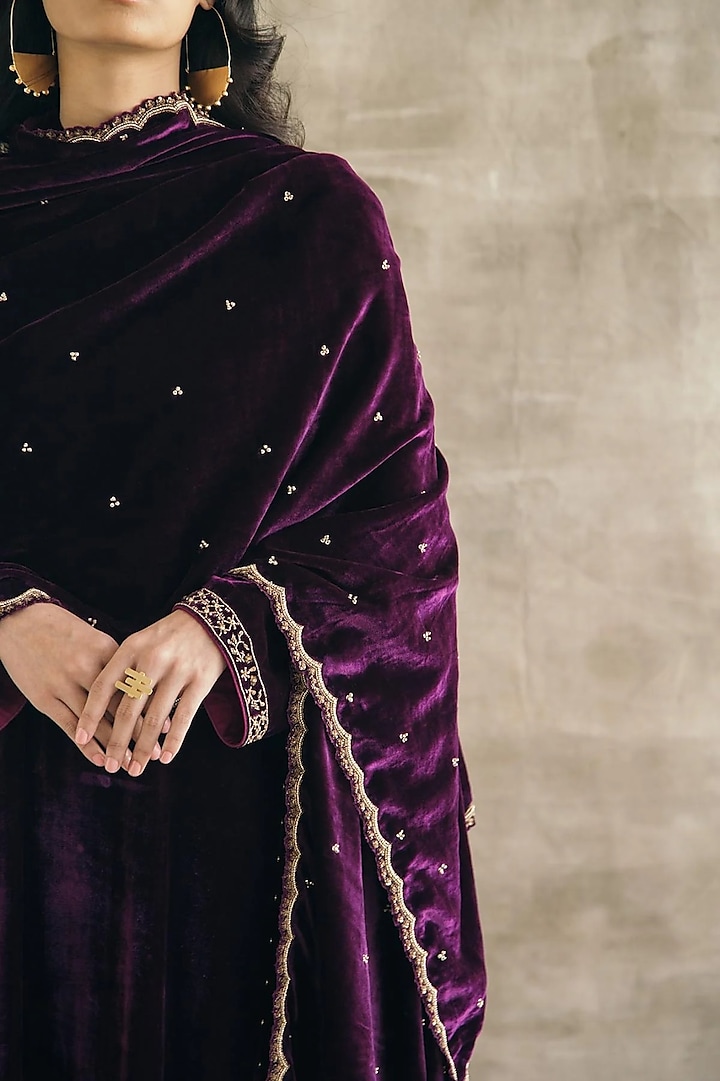 Plum Silk Velvet Aari Embroidered Kurta Set by Sureena Chowdhri at Pernia's Pop Up Shop