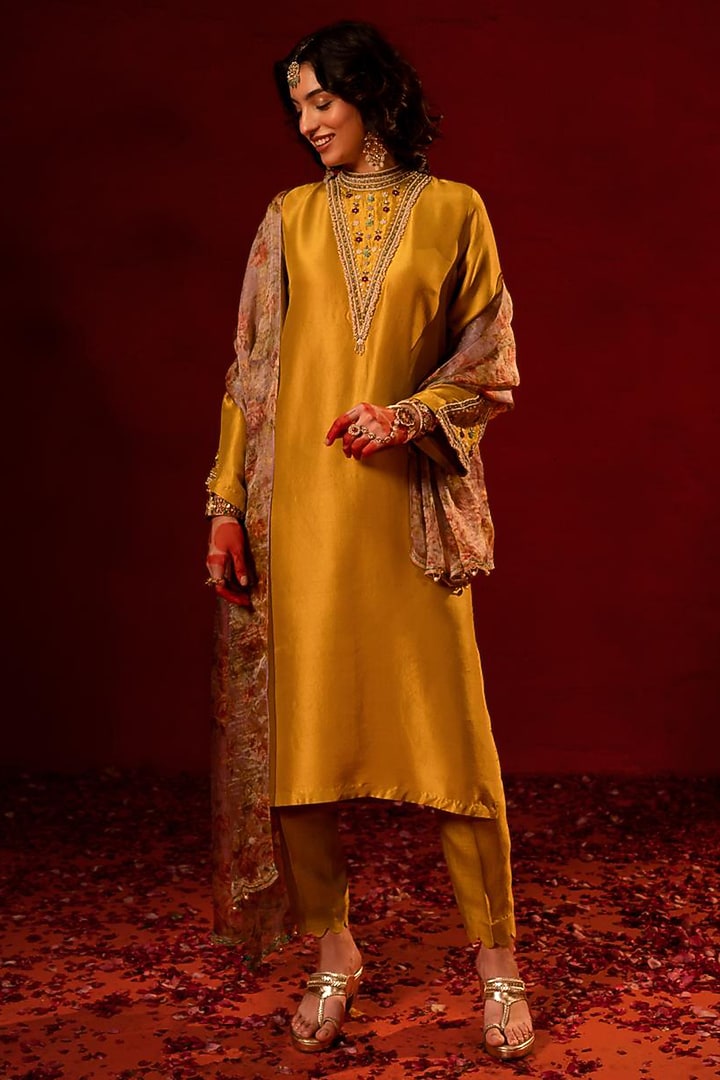 Mustard Yellow Dupion Zardosi Embellished Kurta Set by AMRIN KHAN at Pernia's Pop Up Shop