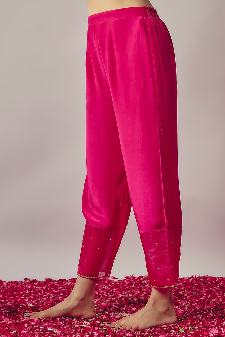 Fuchsia Pink Crepe Embroidered Kurta Set by Krishna Padia at Pernia's Pop Up Shop