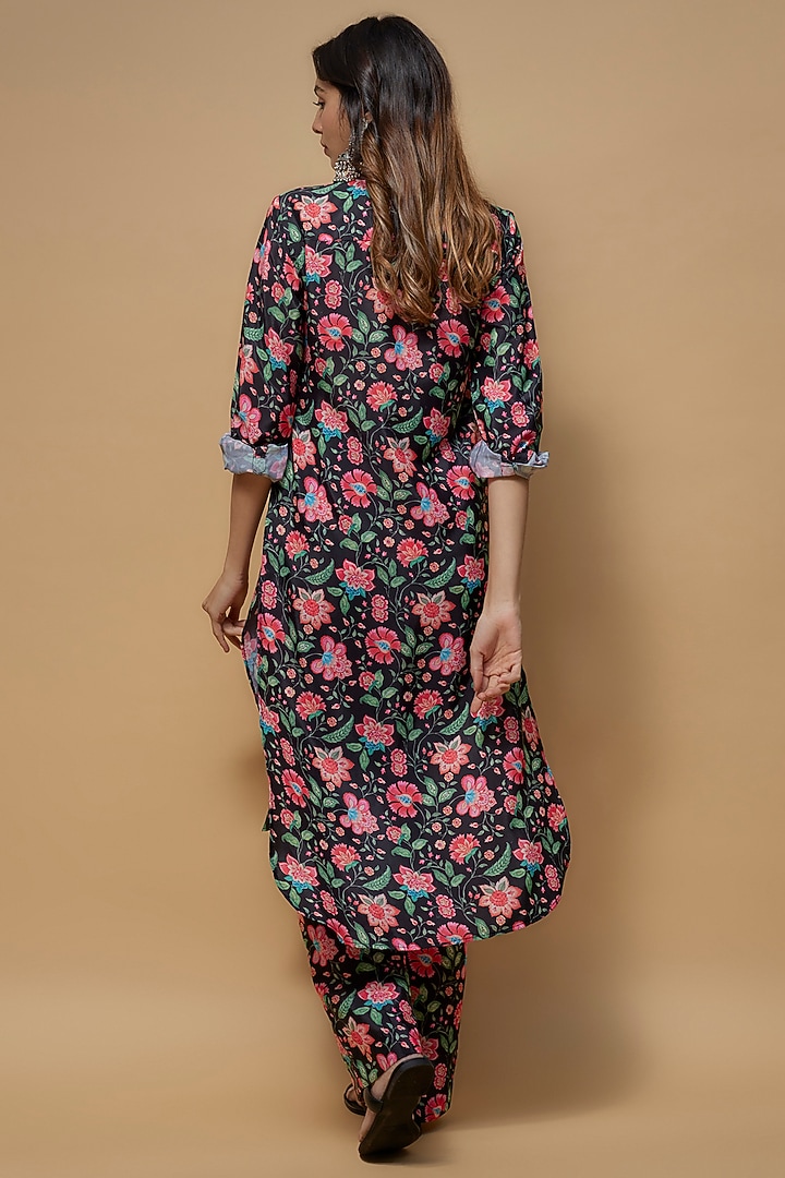 Black French Crepe Printed Kurta Set by Krishna Padia at Pernia's Pop Up Shop