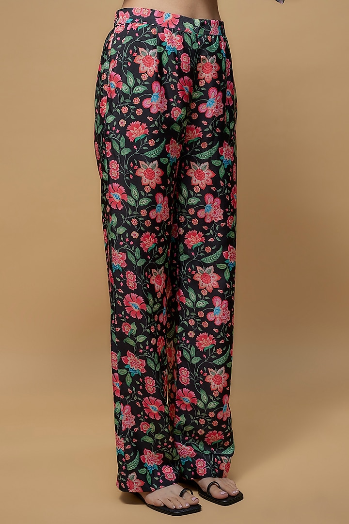 Black French Crepe Printed Kurta Set by Krishna Padia at Pernia's Pop Up Shop