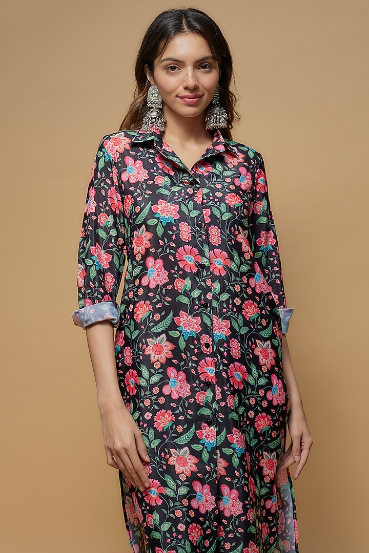 Black French Crepe Printed Kurta Set by Krishna Padia at Pernia's Pop Up Shop