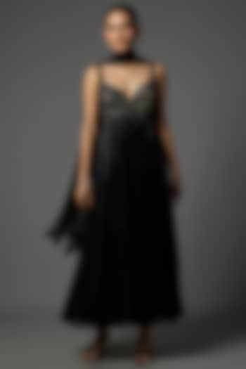 Black Pure Crepe Cutdana Embroidered Bridal Anarkali Set by Krishna Padia at Pernia's Pop Up Shop