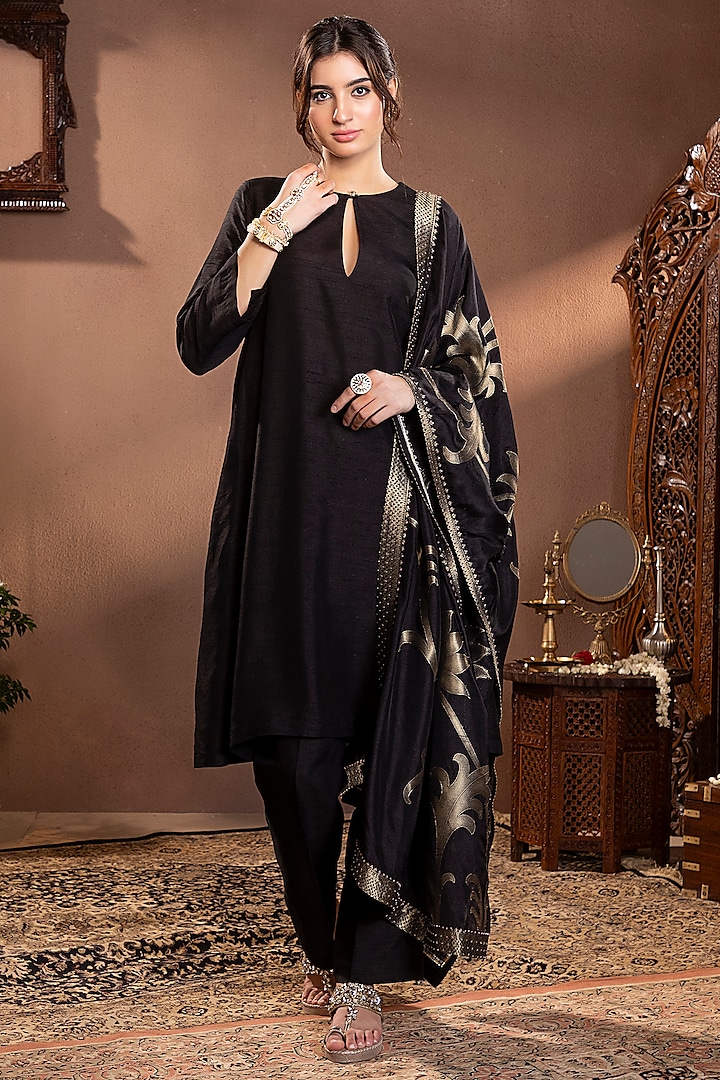 Black Moonga Silk Kurta Set by Krishna Padia at Pernia's Pop Up Shop