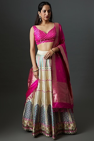 White Banarasi Silk Handwoven Lehenga Set by Warp 'N Weft