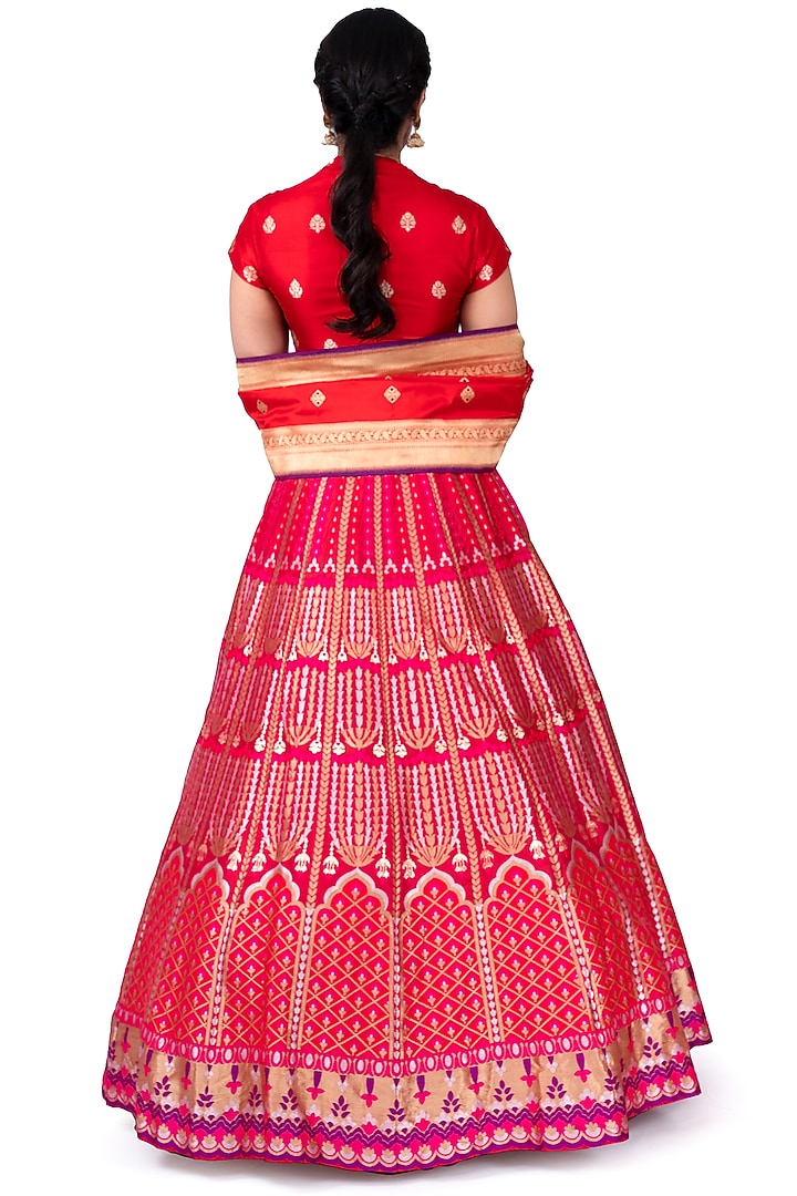 Red Handwoven Banarasi Wedding Lehenga Set by Warp 'N Weft at Pernia's Pop Up Shop