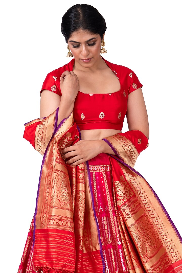 Red Handwoven Banarasi Wedding Lehenga Set by Warp 'N Weft at Pernia's Pop Up Shop