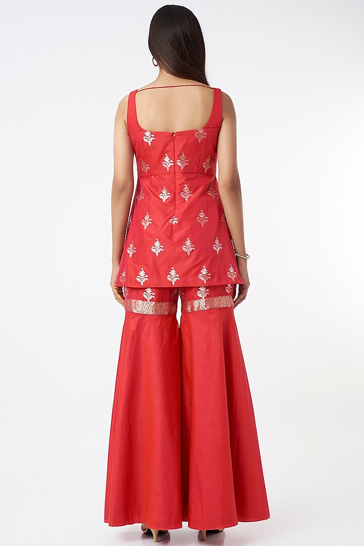 Red Silk Gharara Set by Warp 'N Weft at Pernia's Pop Up Shop