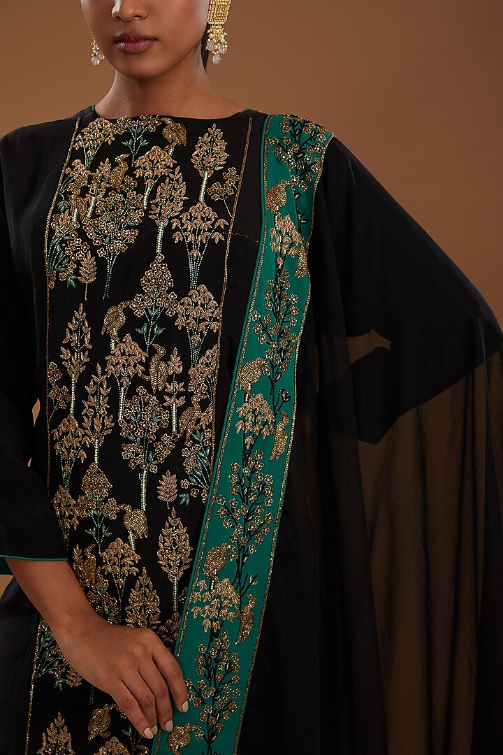 Black Crepe Hand Embroidered A-Line Kurta Set by YagaanaByP at Pernia's Pop Up Shop