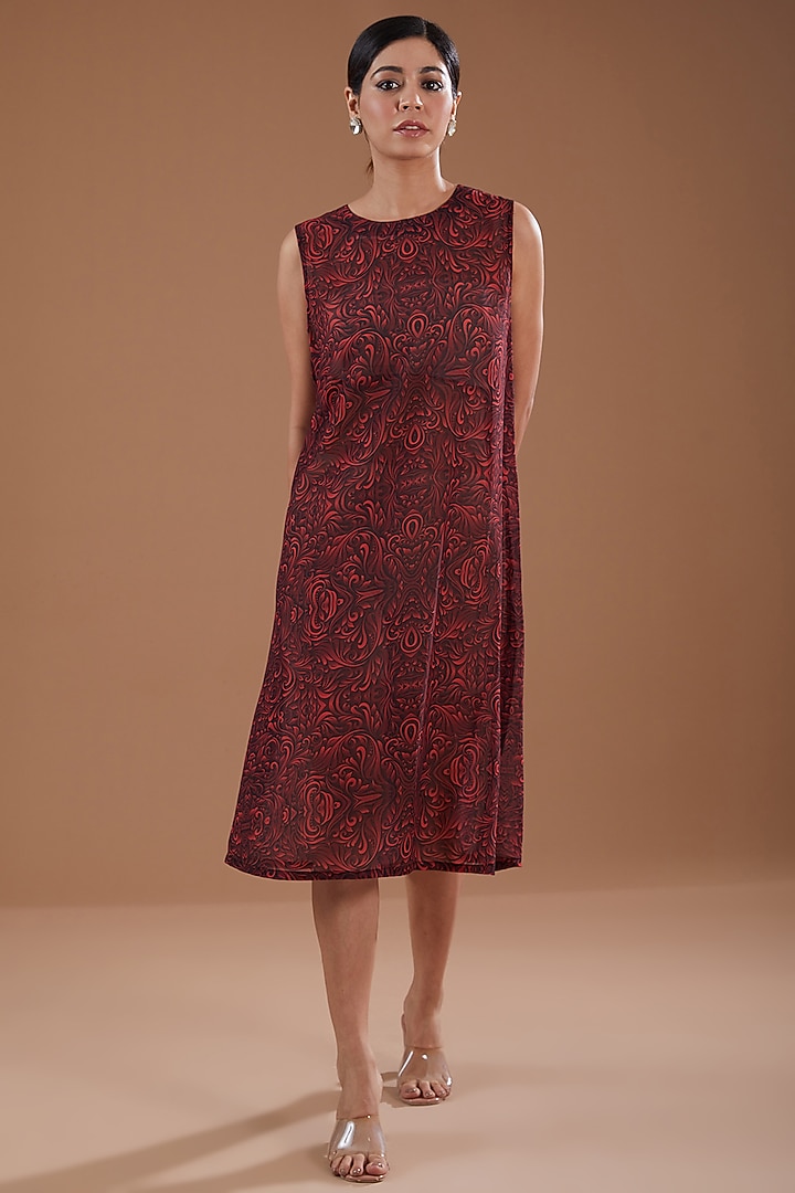 Peach Organza Hand Embroidered Kaftan With Inner by YagaanaByP at Pernia's Pop Up Shop