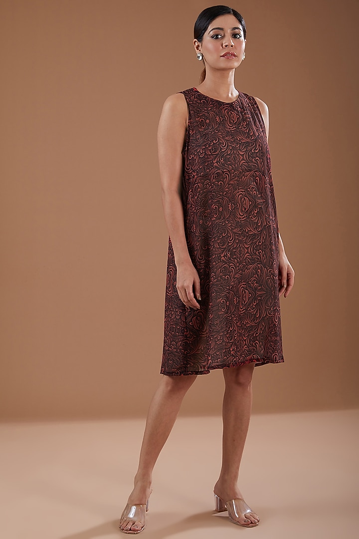 Maroon Organza Hand Embroidered Kaftan by YagaanaByP at Pernia's Pop Up Shop