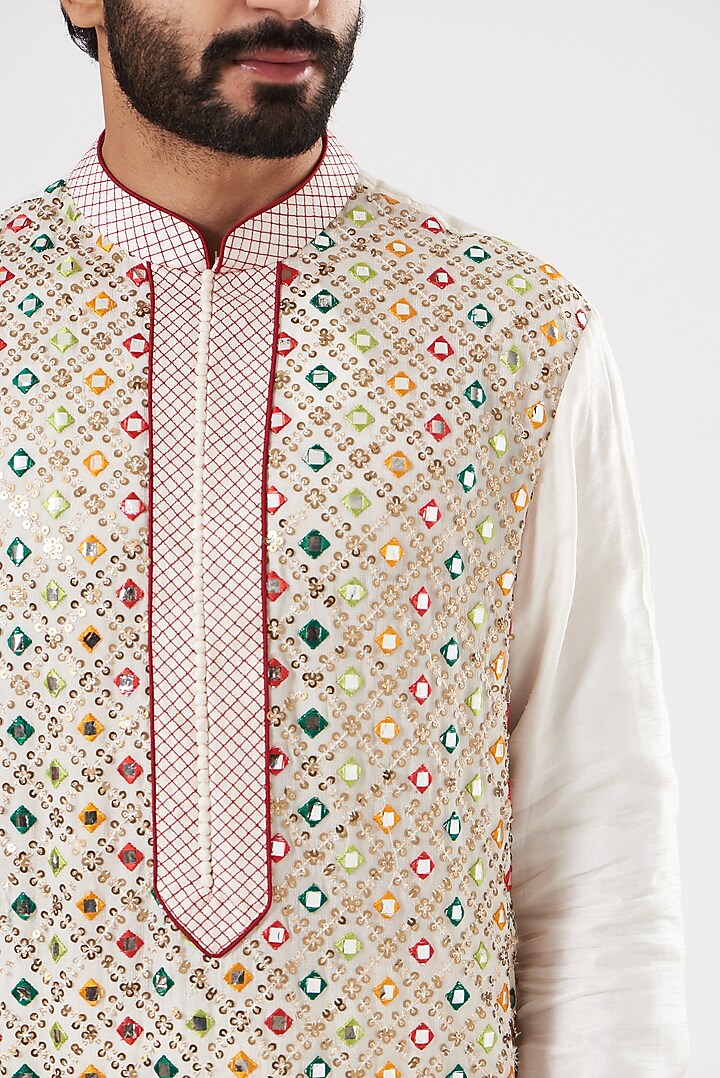 White Embroidered Kurta by YAJY By Aditya Jain at Pernia's Pop Up Shop