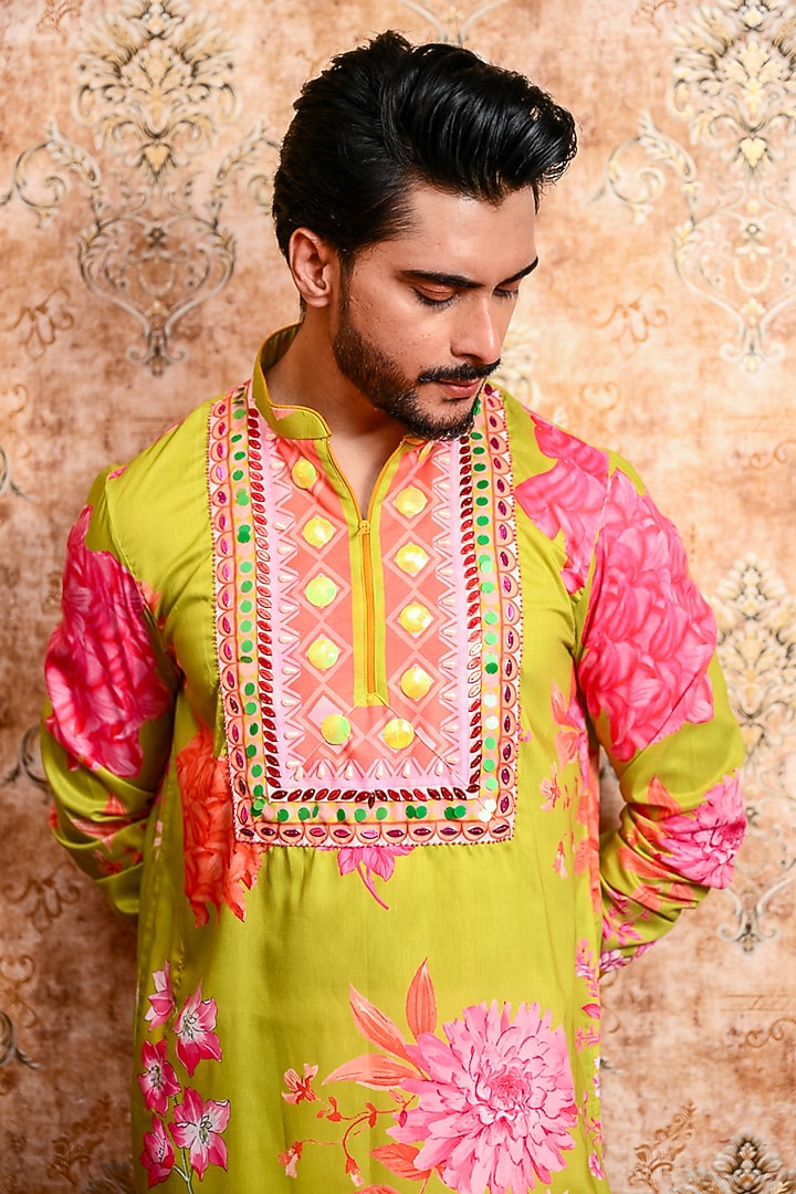 Green Muslin Printed Kurta Set by YAJY By Aditya Jain at Pernia's Pop Up Shop