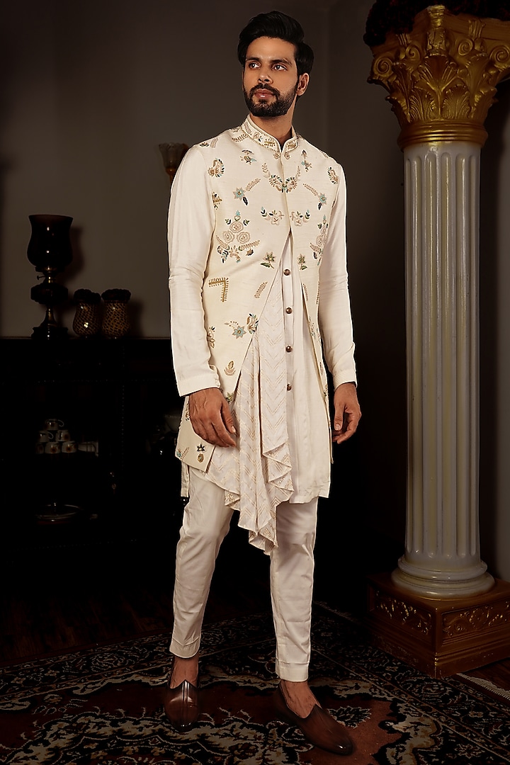 Off-White Embellished Jacket With Kurta Set by YAJY By Aditya Jain