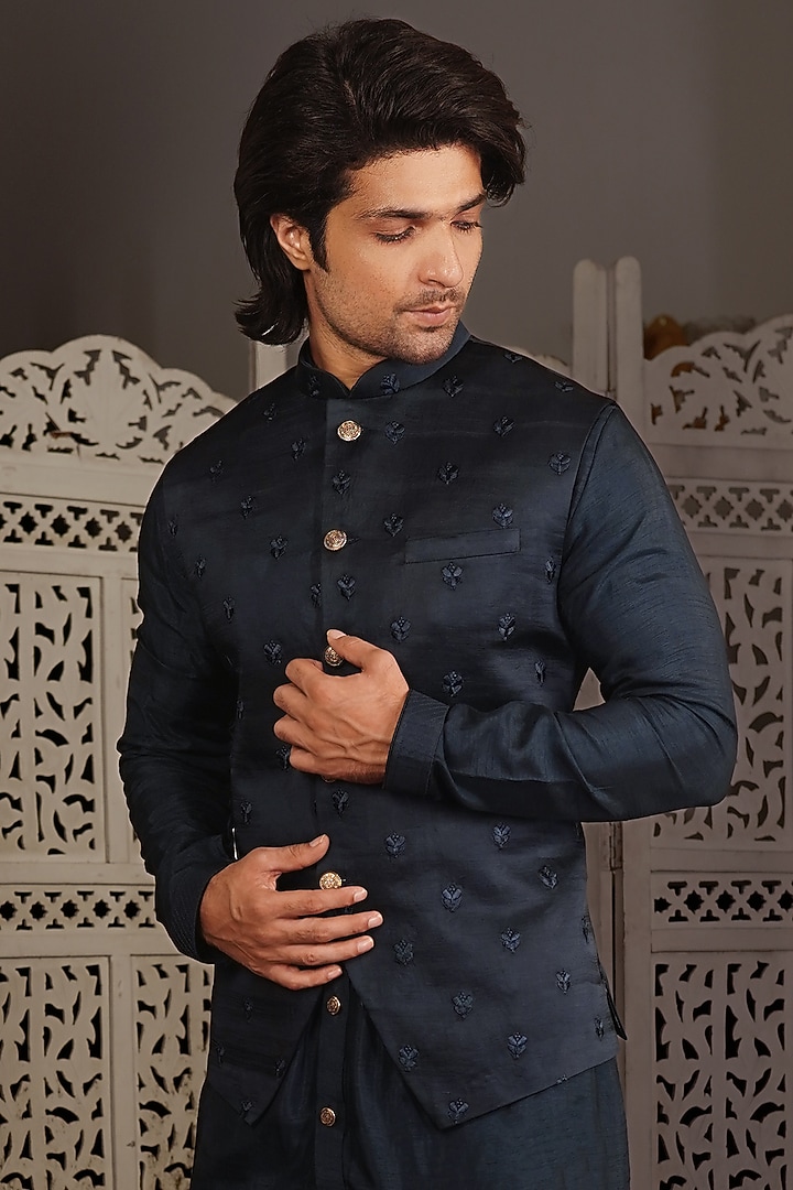 Midnight Blue Silk Embroidered Bundi Jacket Set by YAJY By Aditya Jain at Pernia's Pop Up Shop
