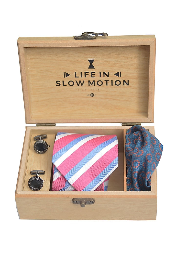 Pink & Blue Tie & Pocket Square Gift Set by Yashodhara Men at Pernia's Pop Up Shop