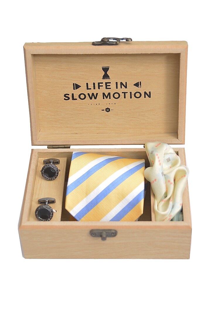 Blue & Yellow Tie & Pocket Square Gift Set by Yashodhara Men at Pernia's Pop Up Shop
