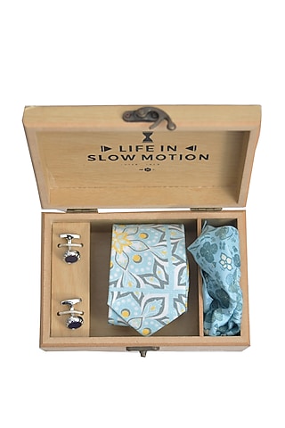 Turquoise Tie & Pocket Square Gift Set by Yashodhara Men