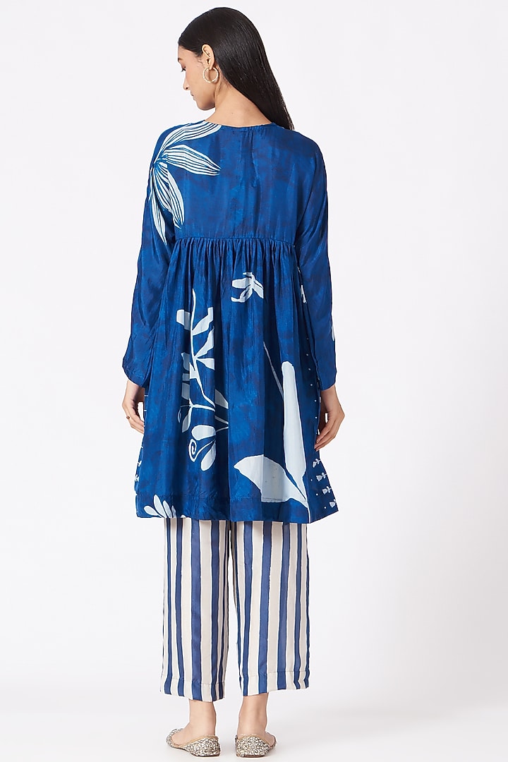 Cobalt Blue Digital Printed Kurta Set by Yam India at Pernia's Pop Up Shop