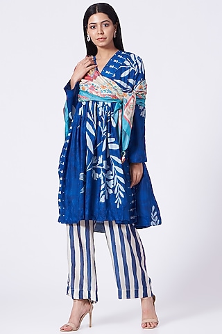 Cobalt Blue Hand Painted Kurta Set With Scarf by Yam India