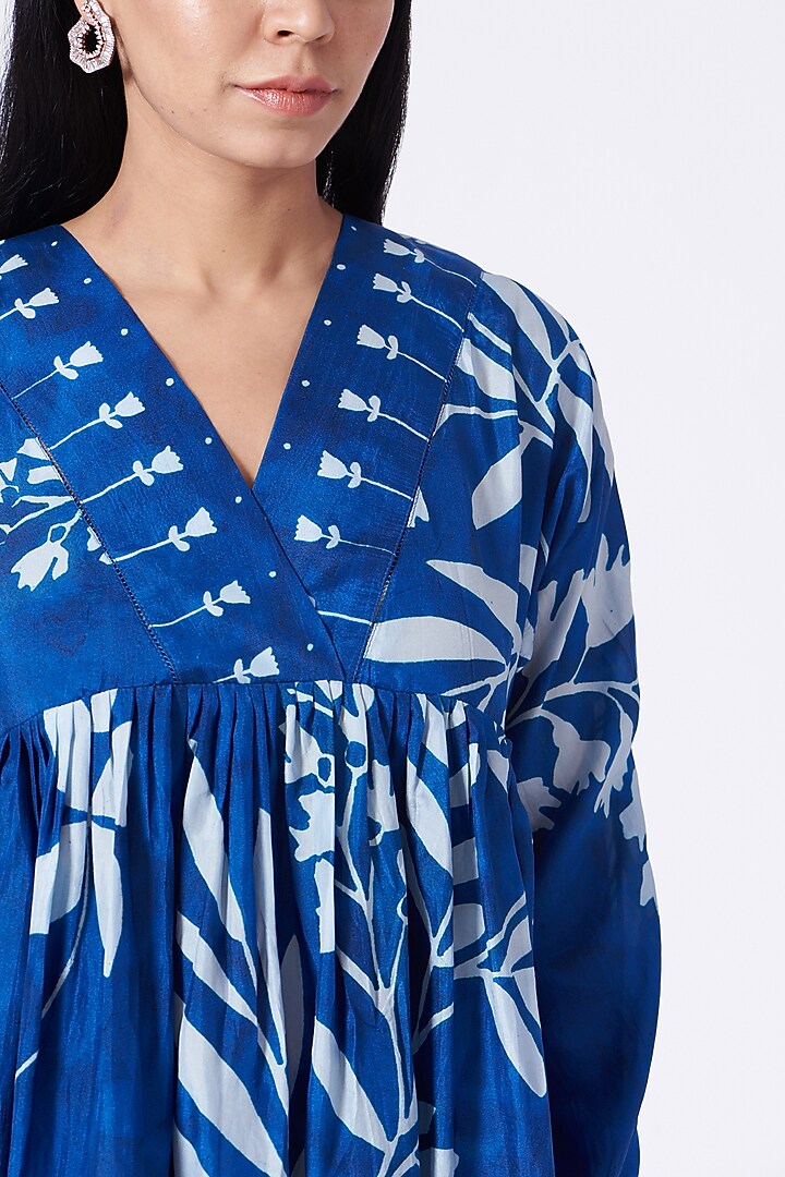 Cobalt Blue Hand Painted Kurta Set With Scarf by Yam India at Pernia's Pop Up Shop