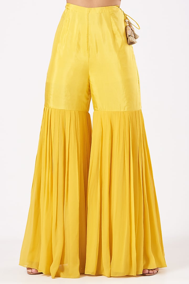 Dandelion Yellow Embroidered Kurta Set by Yashodhara at Pernia's Pop Up Shop
